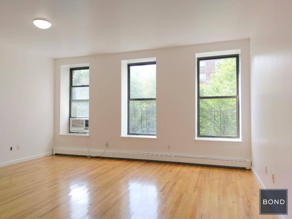 Just two flights up, in a meticulously maintained brownstone, is this pristine floor thru one bedroom.