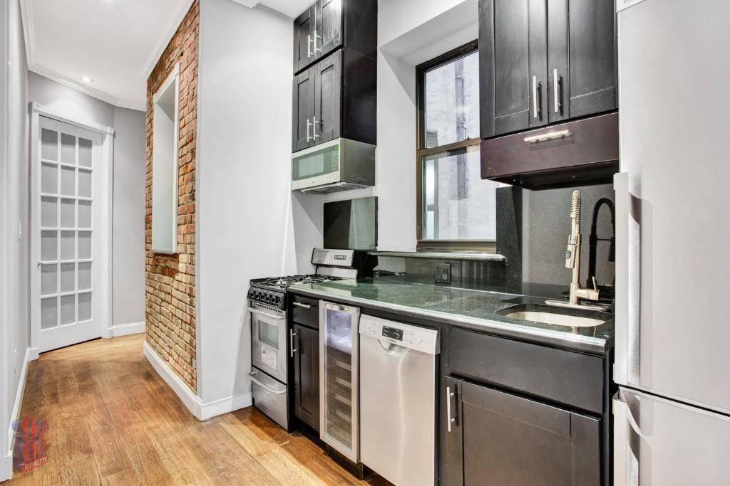 Renovated 3 Bedroom in Lower East Side (NO FEE)