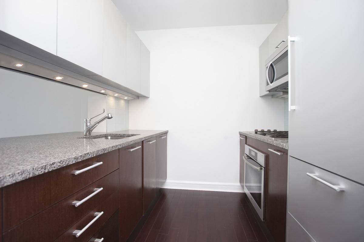 Beautiful 1 Bedroom Residence with in Unit Washer & Dryer & City Views @ The Avery!