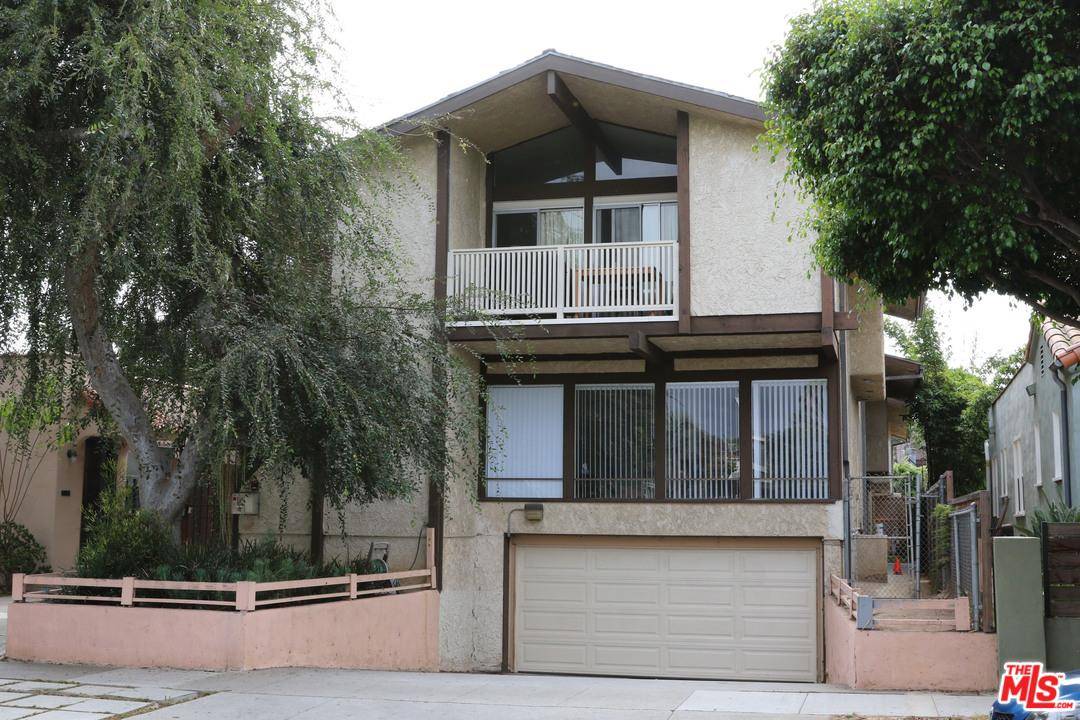 Completely remodeled and totally updated Santa Monica townhouse with no details missed
