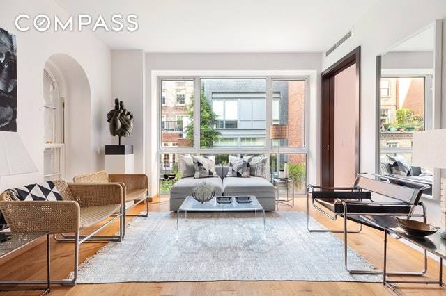 Centrally located in the heart of Greenwich Village, Residence 2W at 135 West 4th Street offers contemporary living on an elegant, tree lined Greenwich Village block.