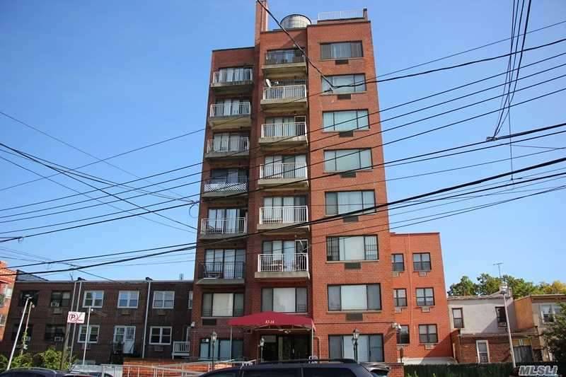 Great Size Of 1 Bedroom Condo Unit Located At Younger Elevator Building.