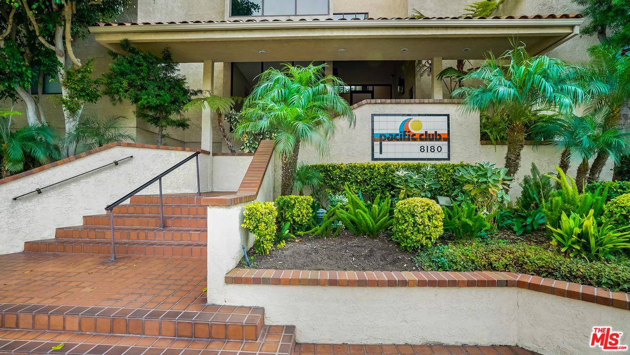 The Pacific Club is a wonderful community located in the heart of Playa Del Rey just minutes away from the Coast line drive