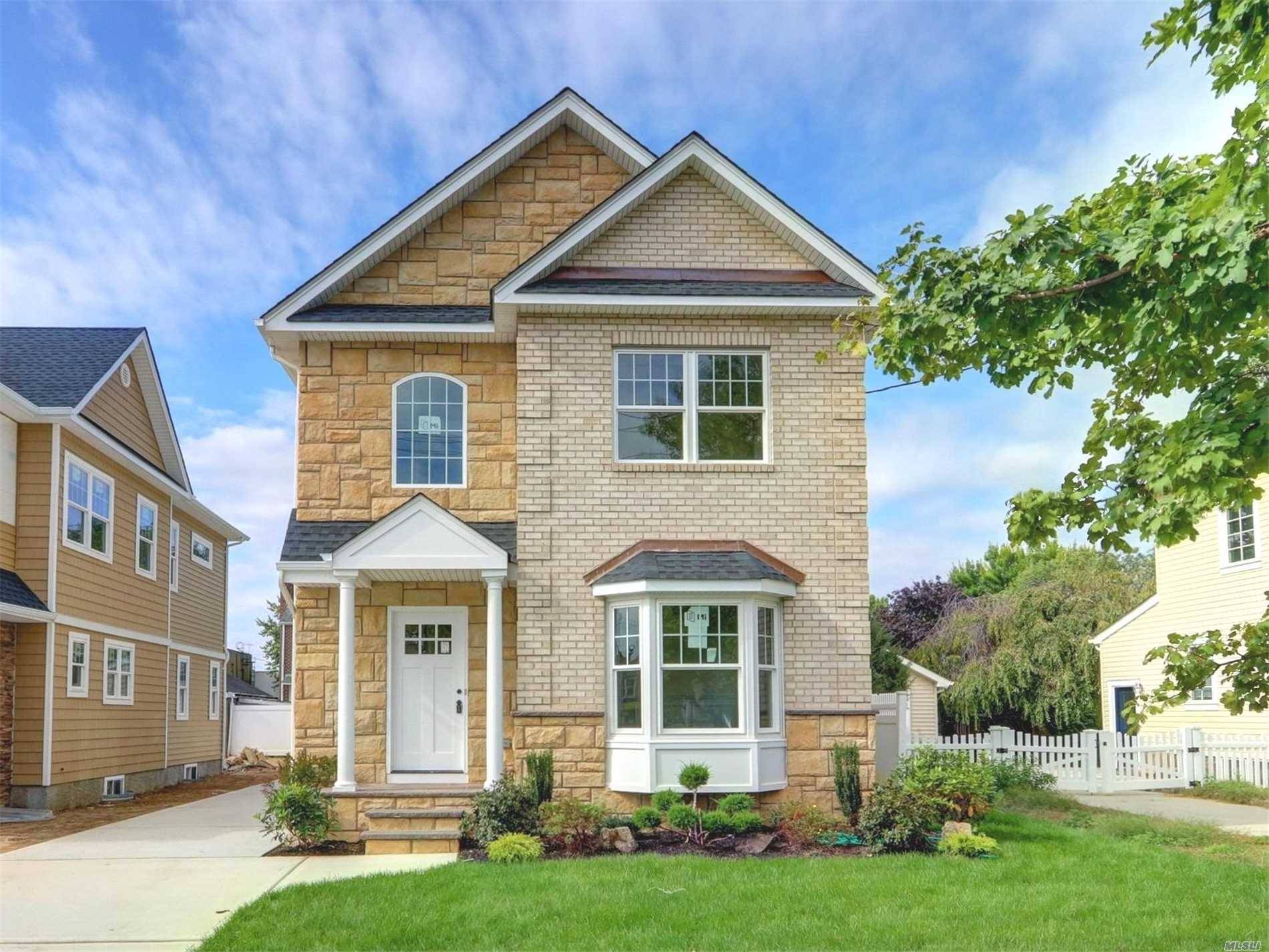Stunning New Construction In Floral Park!