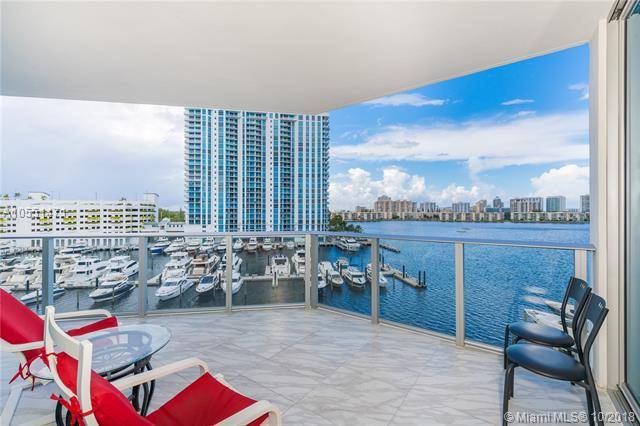 This beautiful condo located in one of Aventuras most luxurious newer buildings has a spacious 2/2