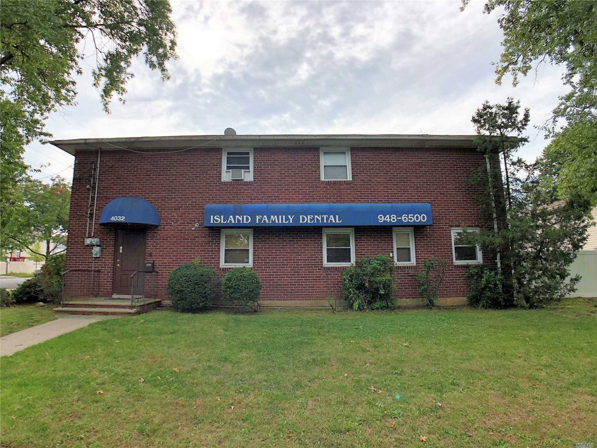 Location ! Rare 6 Cap Opportunity To Invest And Own A Dental Building W 3 Bed Apt On Top In Exclusive Eltingville Area Of Staten Island.