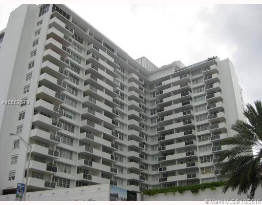 Very large and bright condo located in Miami Beach in an oceanfront luxury building on world famous Lincoln Rd