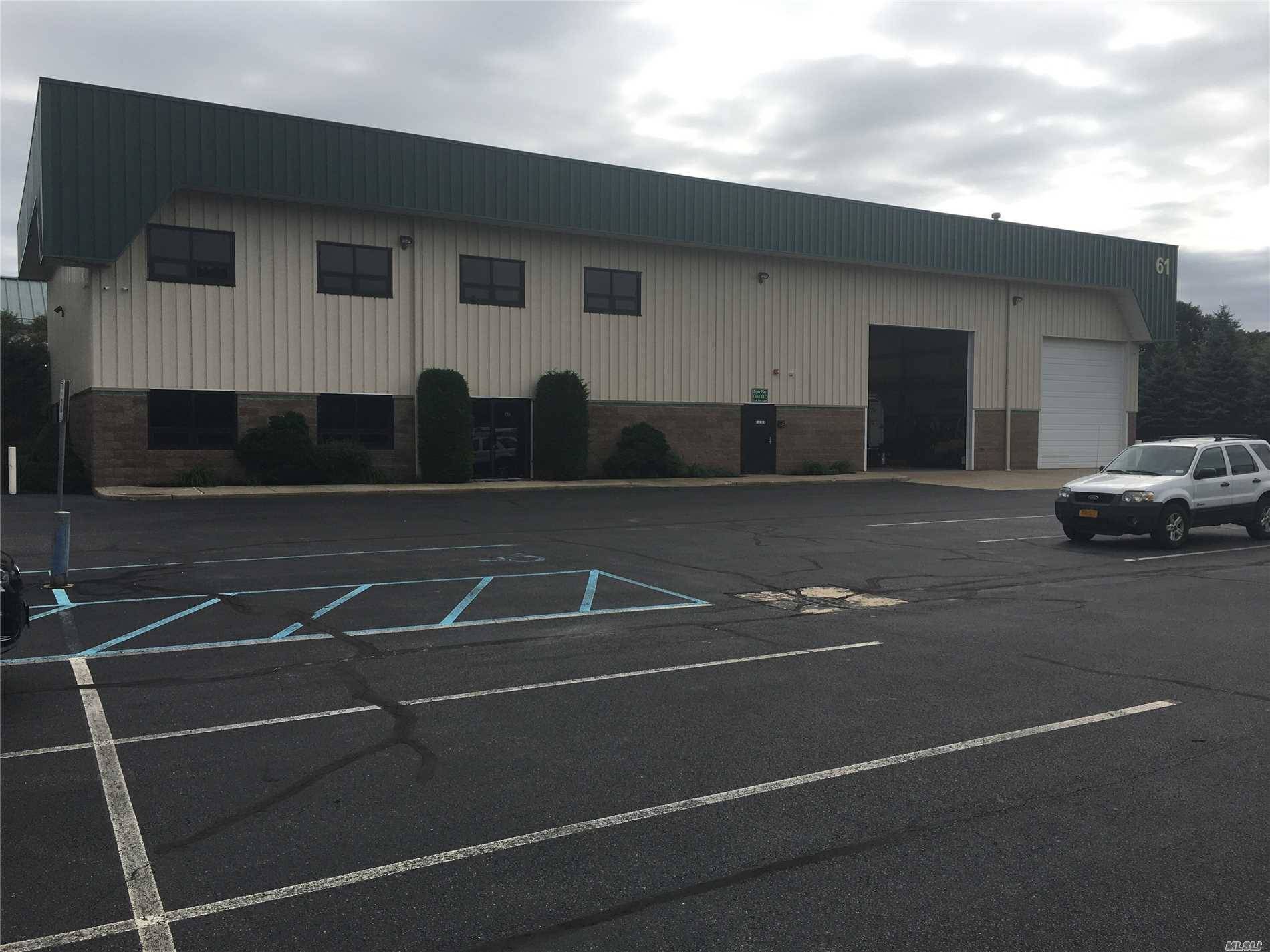 Great 3, 000 Sq. Ft. Modern Office Space With 6 Individual Offices And Large Bullpen Area !