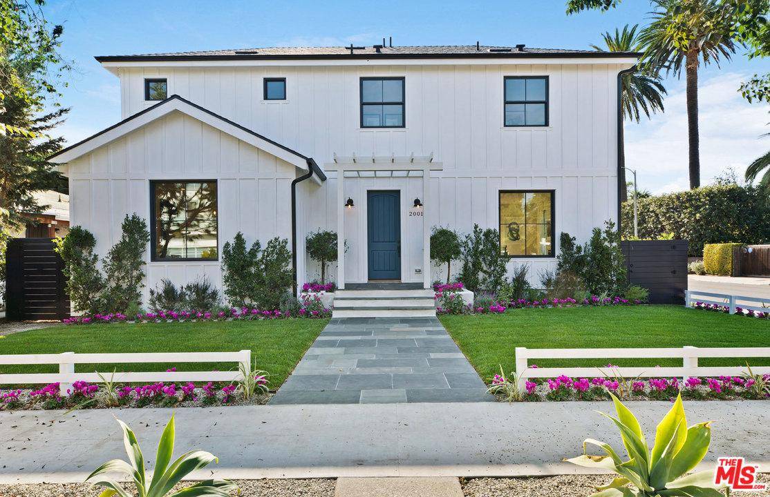 Located on one of the best streets in Venice - 4 BR Single Family Venice Los Angeles