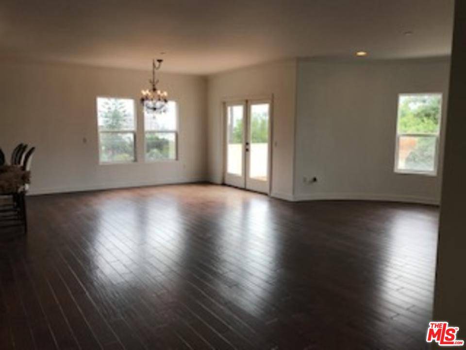 Newly updated penthouse unit - 3 BR Condo Los Angeles