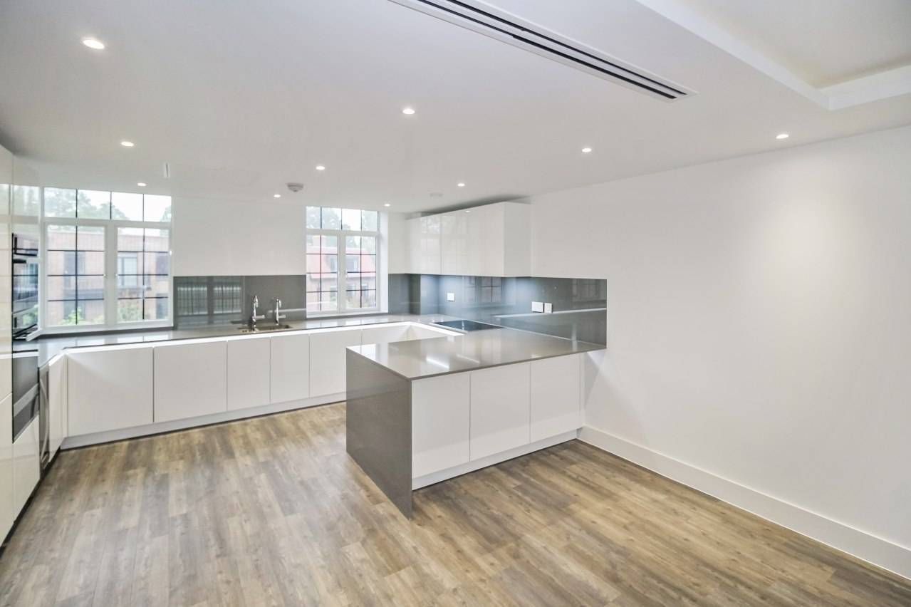 Exquisite Two bedroom, Two Bathroom apartment in Hampstead Reach, NW11