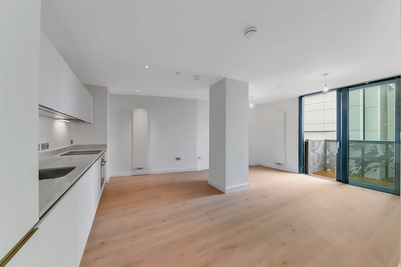 One Bedroom Apartment in Hill House, Highate Hill, Archway N19