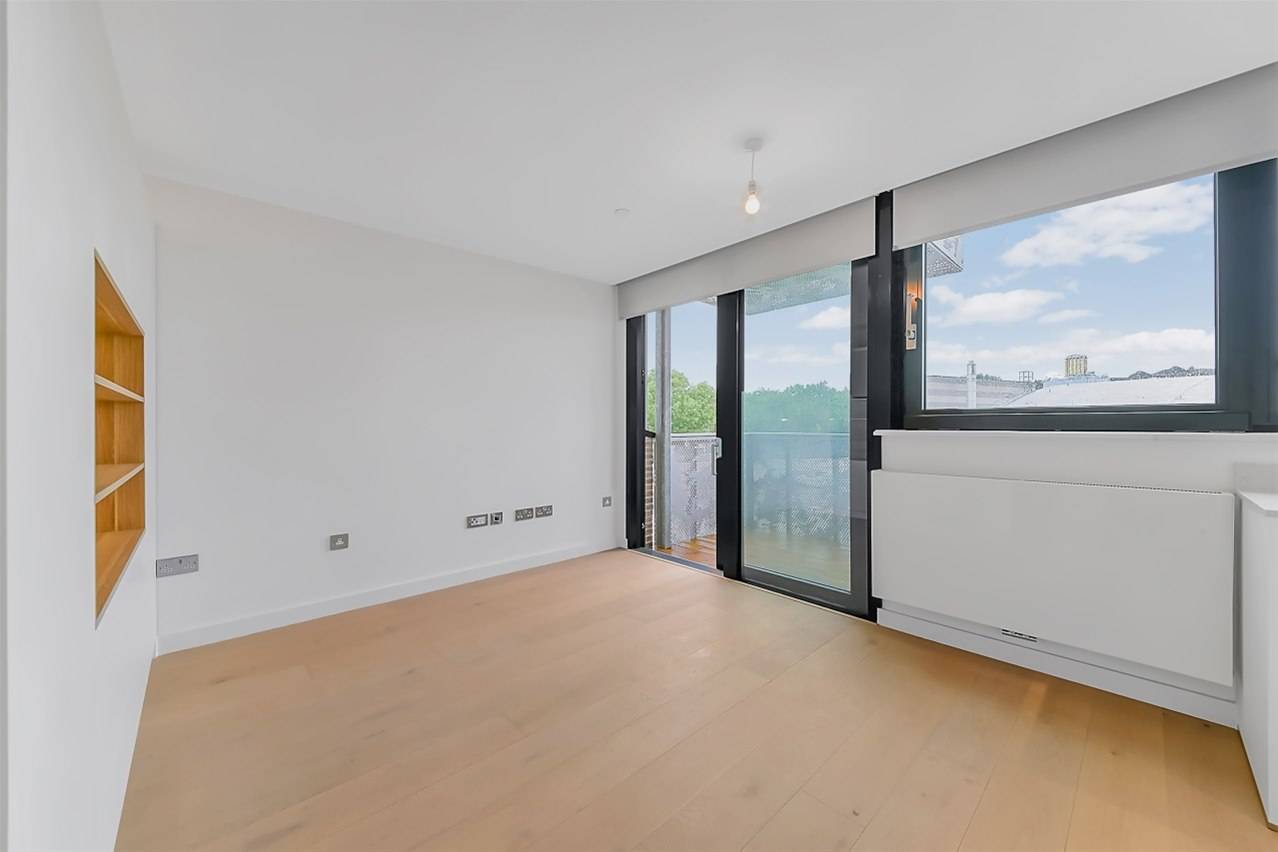 Studio Apartment in Hill House, Highate Hill, Archway N19