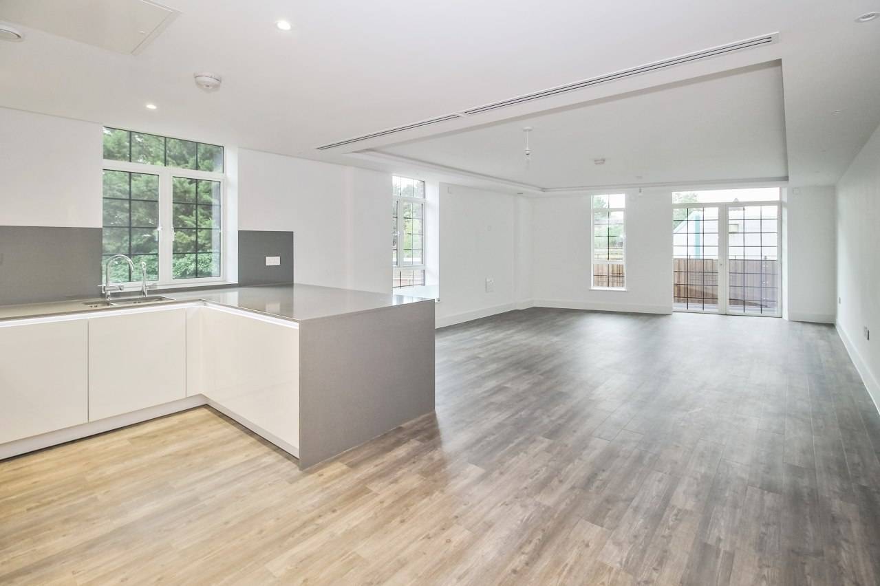 Exquisite Two bedroom, Two Bathroom apartment in Hampstead Reach, NW11