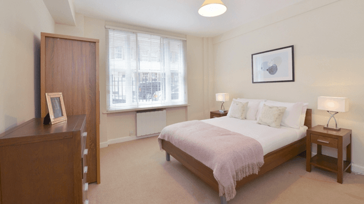 One Bedroom Apartment to Rent in Mayfair, London.