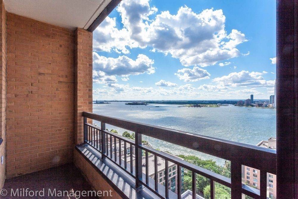 Beautiful Three Bedroom with Private Balcony overlooking Hudson River (NO FEE)