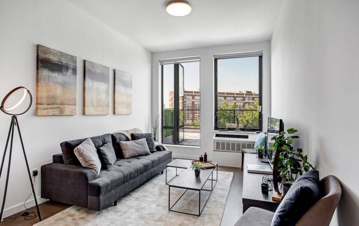 Luxury Apartment**Modern 1 Bedroom**Balcony**Floor to Ceiling Windows**Long Island City
