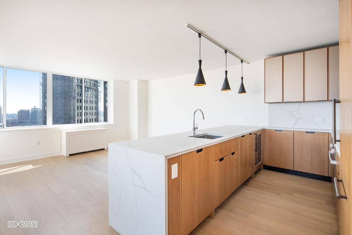 Rare to Find 2 Bedroom in Sutton Place!