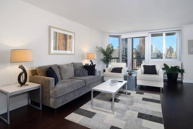 Amazing 1 Bedroom 1 Bath with stunning views of the East River. Murray Hill.