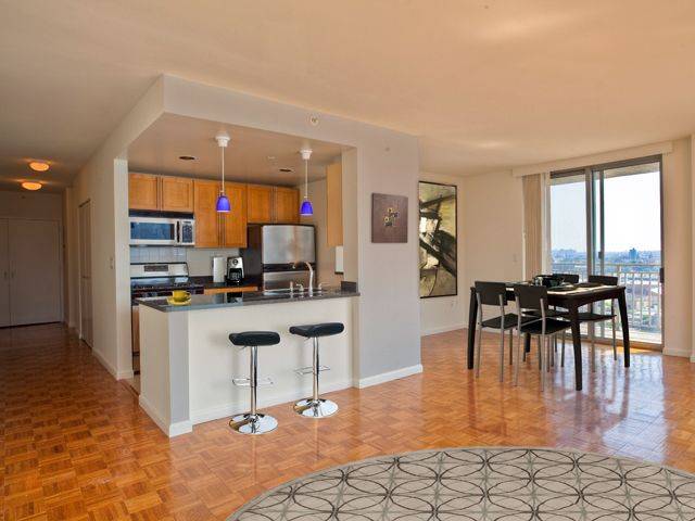 2 Bed 2 Bath Rental In New Luxury High Rise Building In Hunters Point LIC