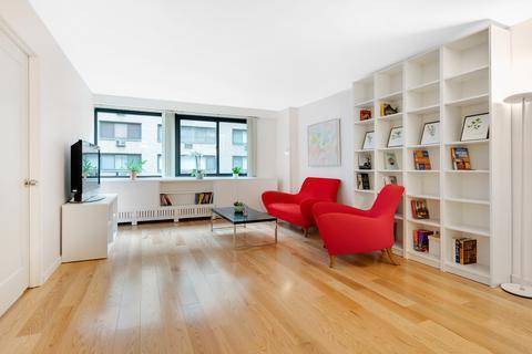 FULLY RENOVATED MINT CONDITION JUNIOR ONE BEDROOM Chelsea Lane near Union SquareFully renovated Junior 1 Bedroom for sale !