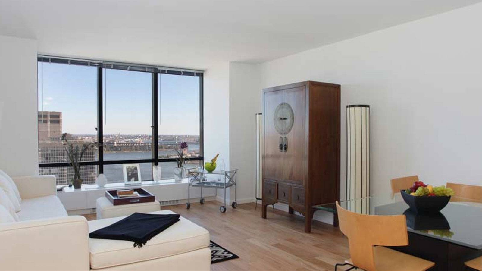 Spectacular 1 Bedroom with stunning views of the East River. Upper East Side. NO FEE!!