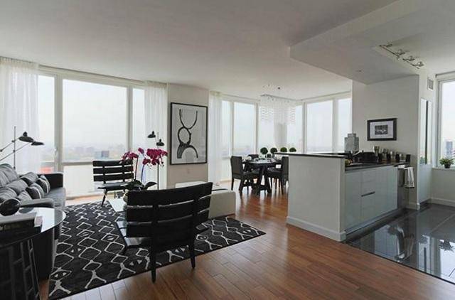 Elegant 2 Bedroom. Stunning views. Upper West Side. Private park access. NO FEE!!!