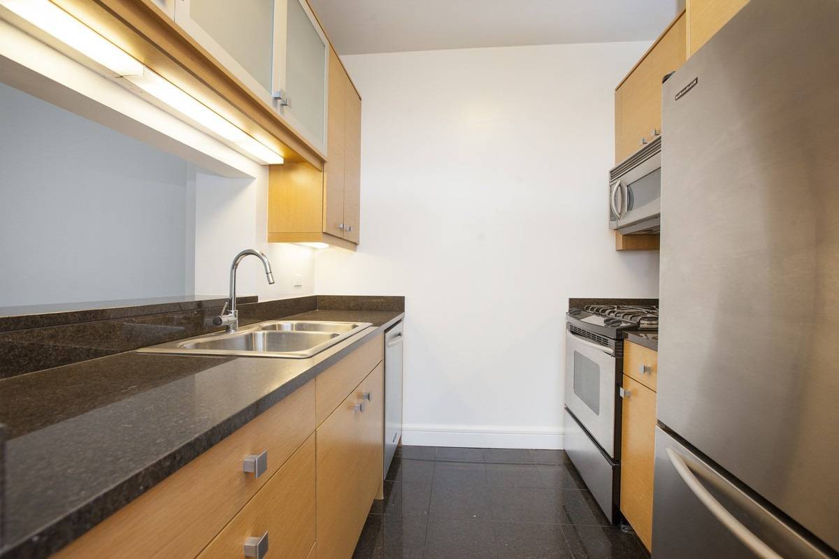 Newly renovated 1 Bedroom Apartment Available For Rent Now!