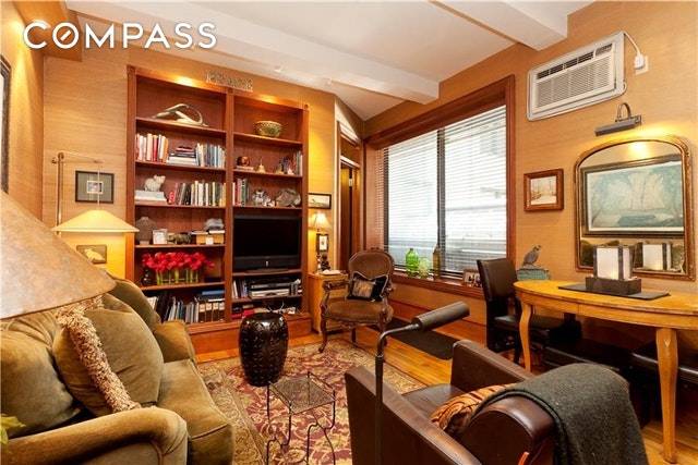 GREAT UPPER WEST SIDE LOCATION INVESTMENT OPPORTUNITY.