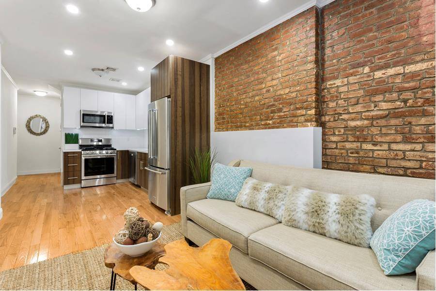 Renovated Floor Thru Two Bedroom Apt with Shared Back Yard Sunny and brightOnly 4 units in the building Floor thru apartment Sun exposure from the north and south Fully renovated ...