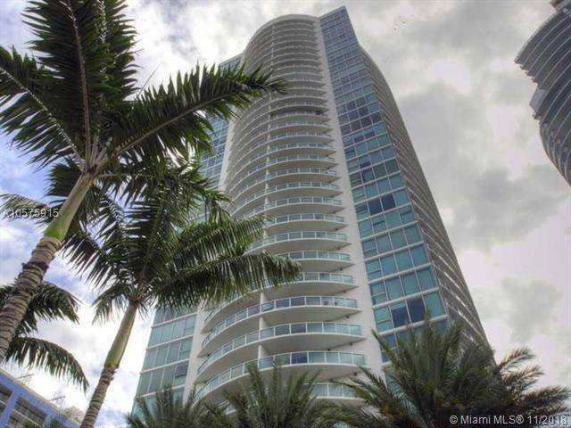 Incredible 2 BED / 2 BATH NW corner unit featuring spectacular unobstructed views of the Miami Skyline