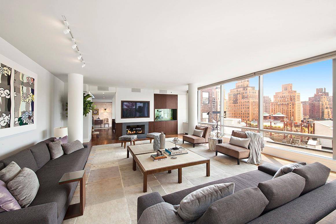As you enter this extraordinary duplex penthouse, you will immediately be greeted by the brilliant natural light and open views to the South.
