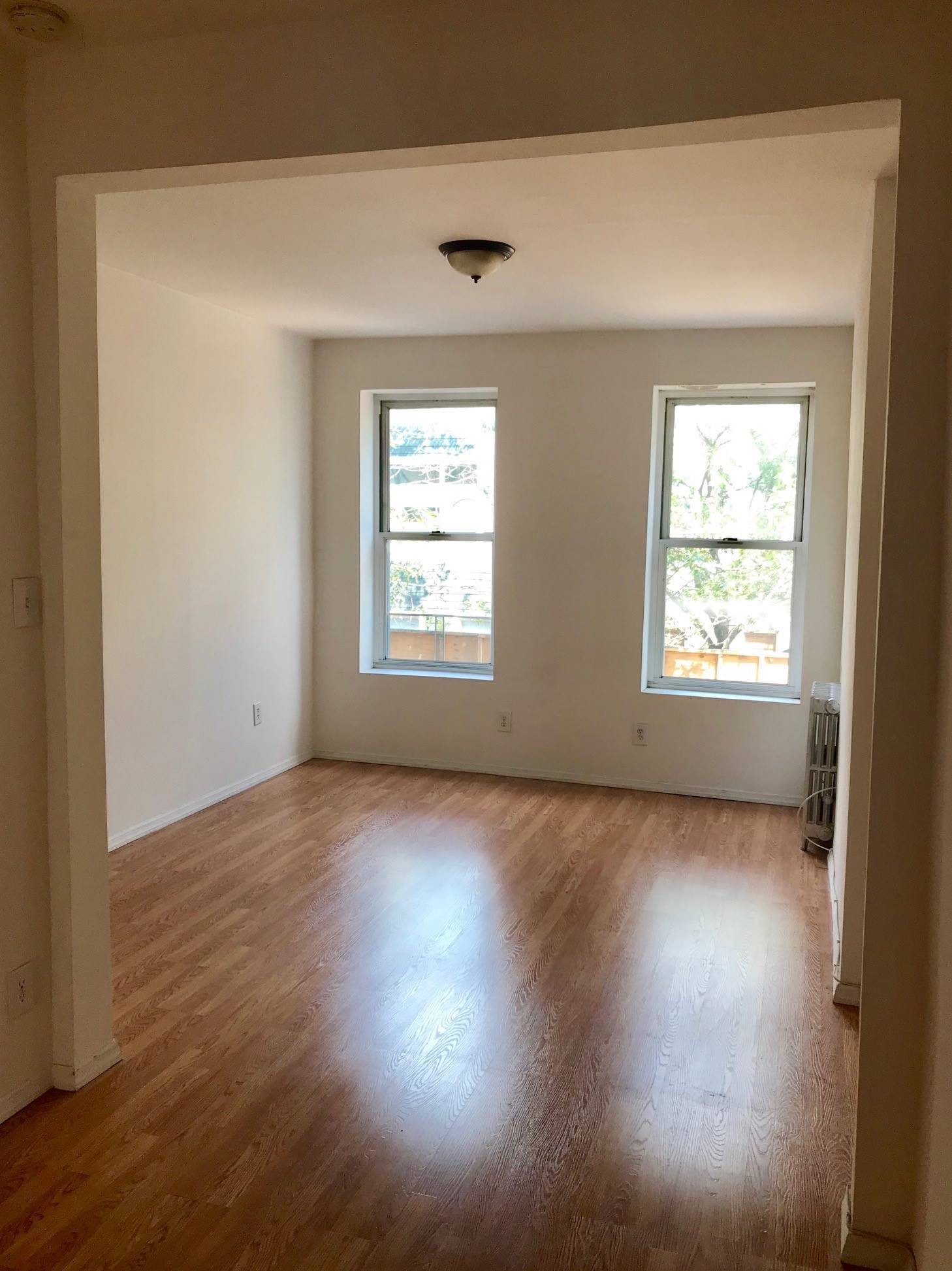 Sunny 1 Bedroom in the Heart of Greenpoint