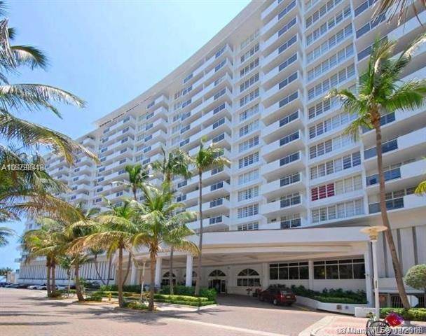 100 LINCOLN ROAD CONDO BUILDING HAS THE BEST LOCATION IN SOUTH BEACH RIGHT IN FRONT OF THE RITZ CARLTON