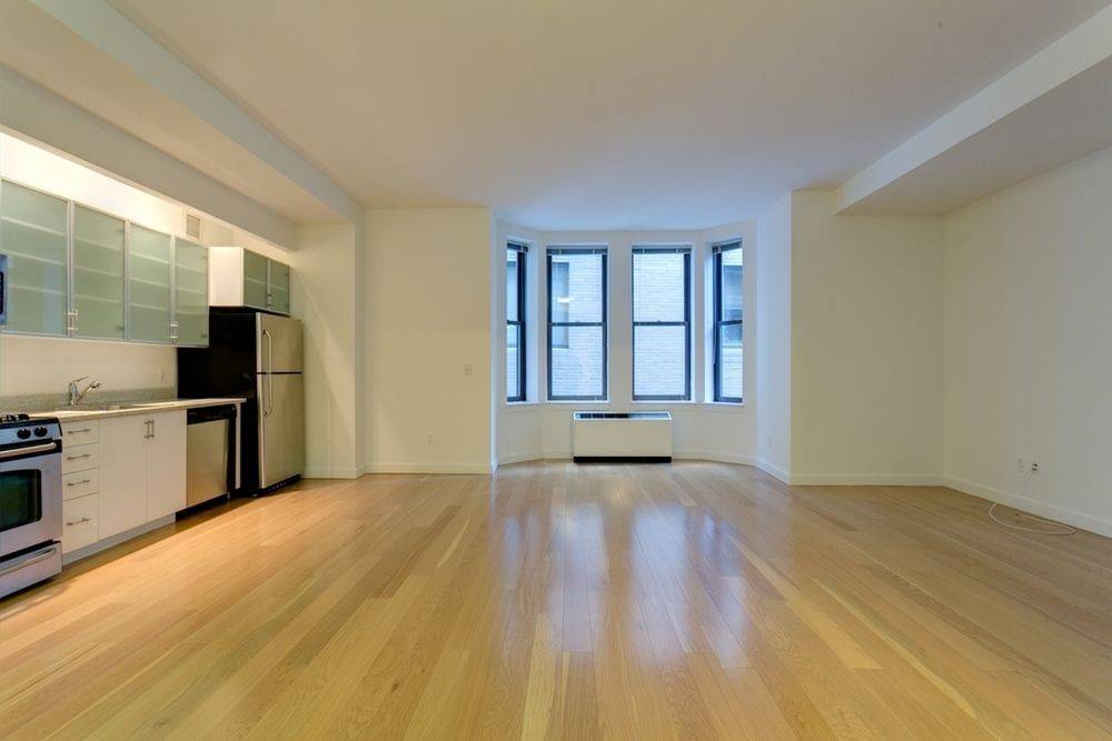 Beautiful NO FEE Junior 1 Bed in Financial District with Home Office
