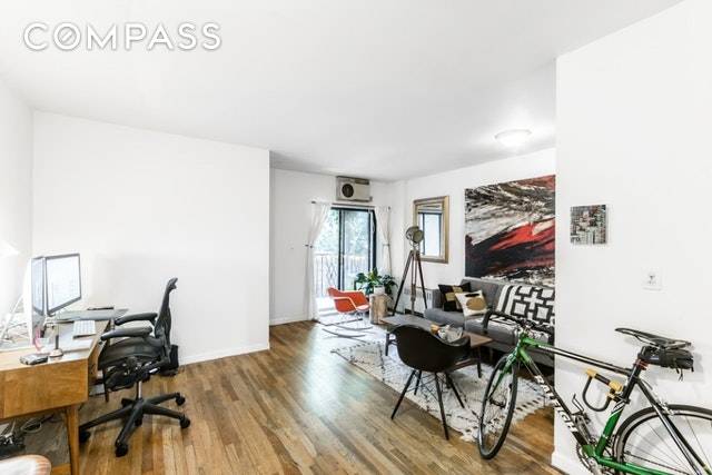 FURNISHED 6 month sublet on 73rd and Columbus !