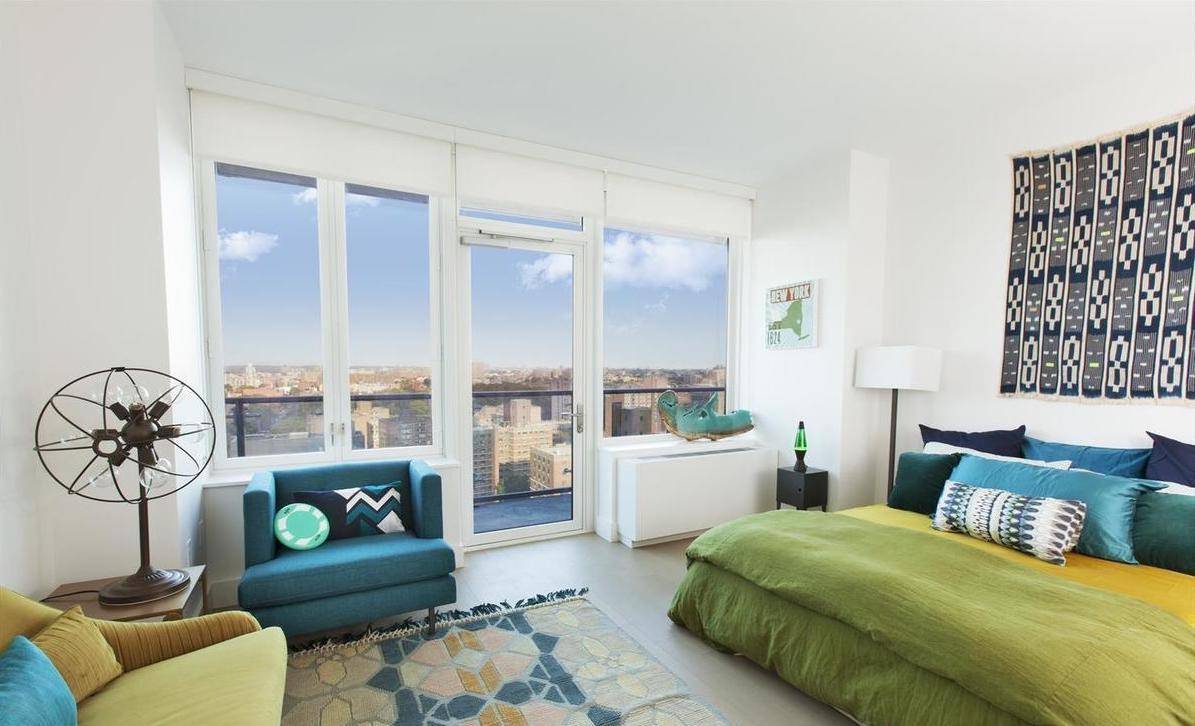 Modern, Sleek & Cozy 1 Bedroom with Iconic Manhattan Views from Brooklyn
