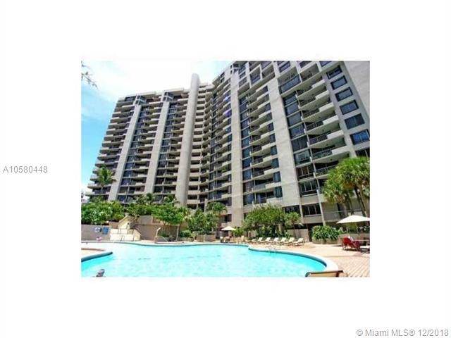 Spacious 3 bedrooms 3 full baths condo in Brickell Key One with bay