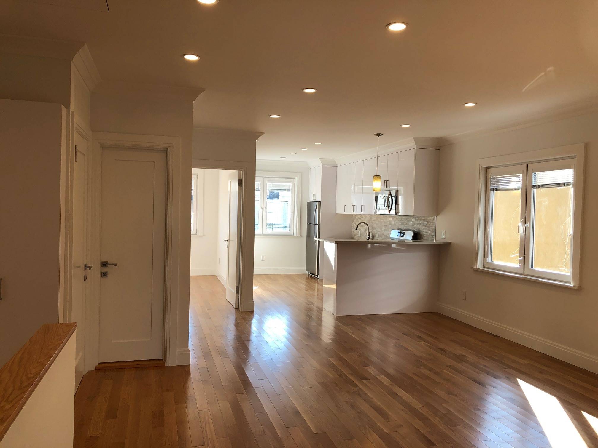 Stunning Newly Renovated 3 Bedroom Apartment With Condo Finishes in Maspeth!