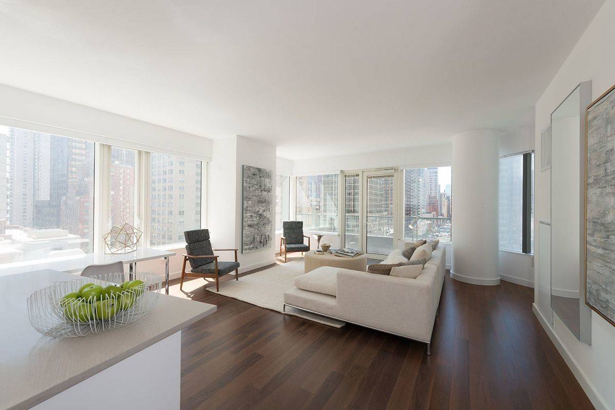 Luxury Two Bedroom with Private Balcony overlooking East River (NO FEE)