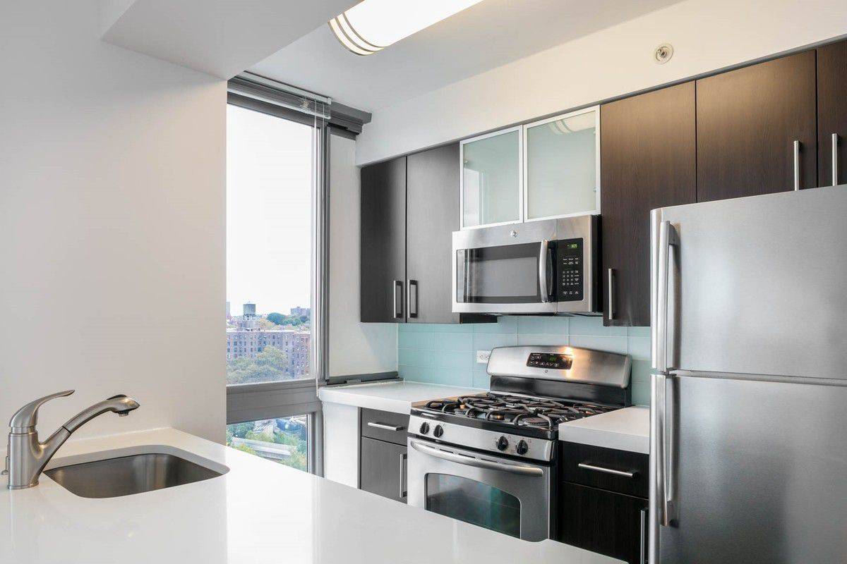 Superb 1 Bed in Ultra Lux Fort Green Building