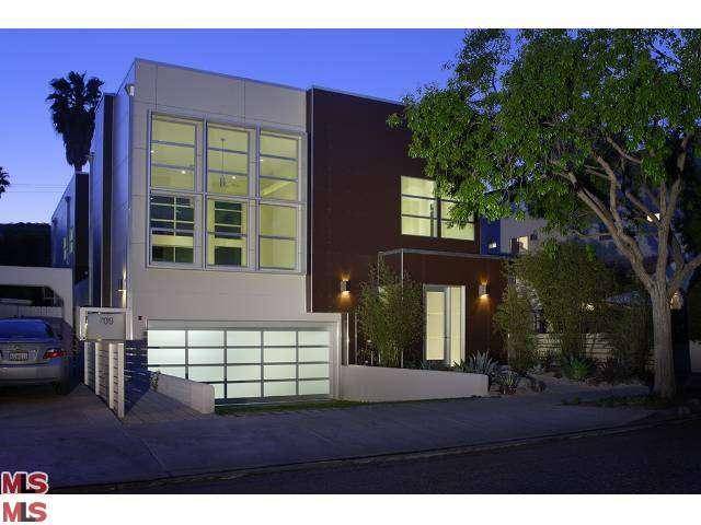 CUTTING EDGE - 2 BR Townhouse Beverly Grove Los Angeles