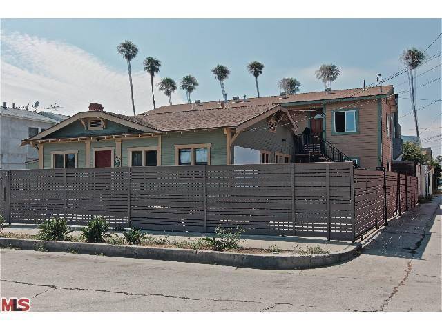 Incredible opportunity to own income producing triplex in Venice