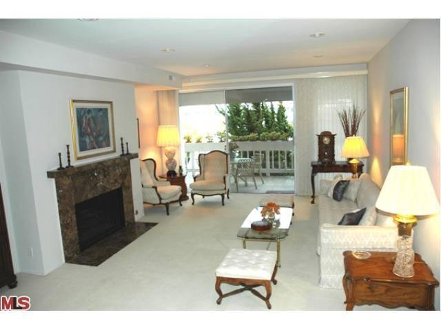 ENJOY THE MARINA DEL REY VACATION LIFESTYLE IN THIS LUXURIOUS