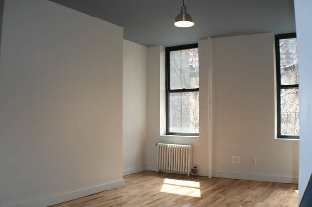 3 Bedroom Duplex + Garden Close to NYU! Perfect for Sharing & Close to Washington Square Park!
