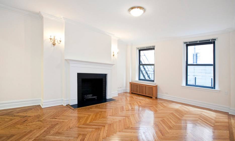 UPPER EAST SIDE PENTHOUSE 2 BED 1 BATH FIREPLACE MARBLE BATHROOMS PETS ALLOWED