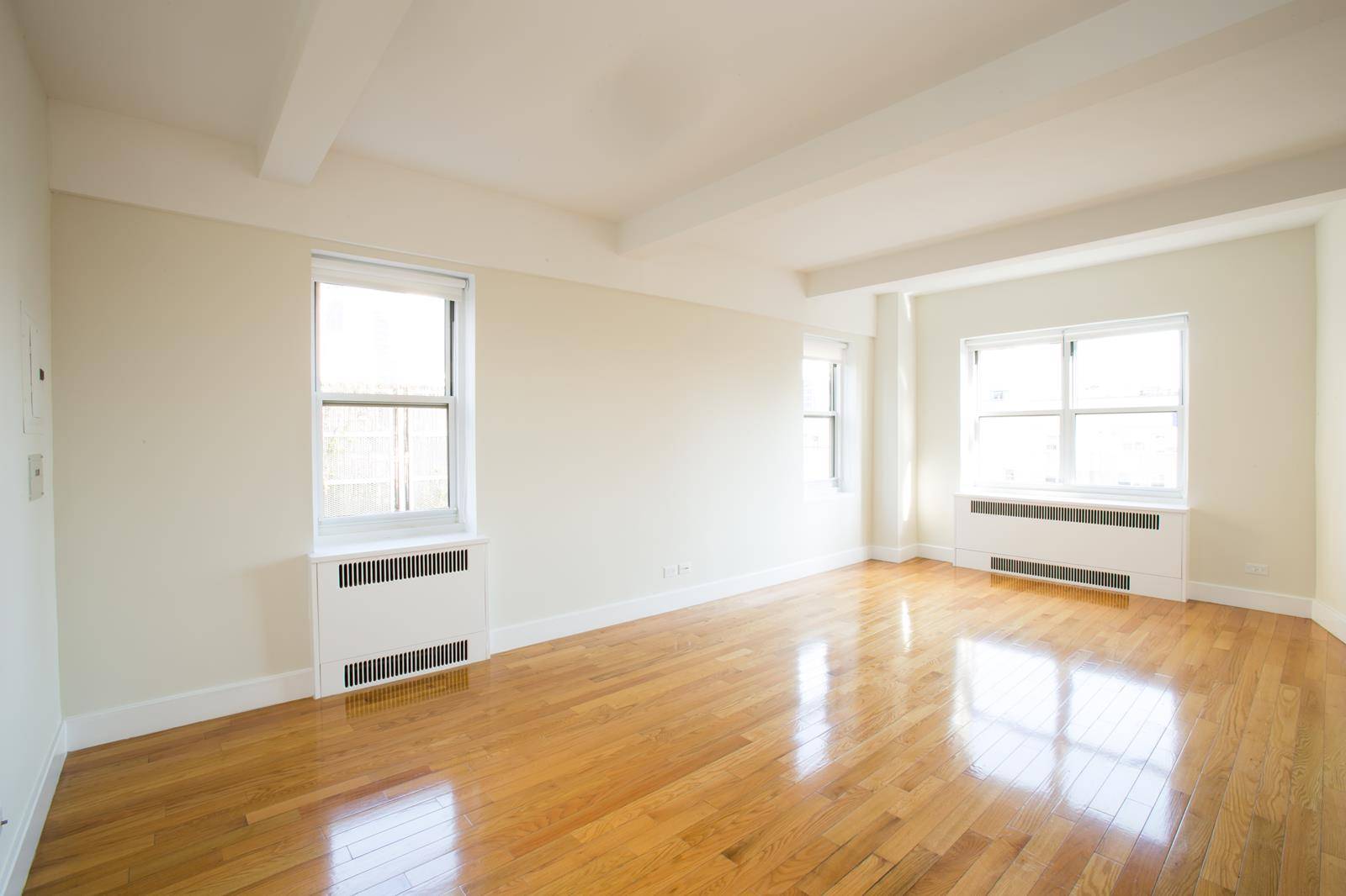 MURRAY HILL 2 BED 2 BATH NEWLY RENOVATED PRIVATE TERRACE CORNER UNIT