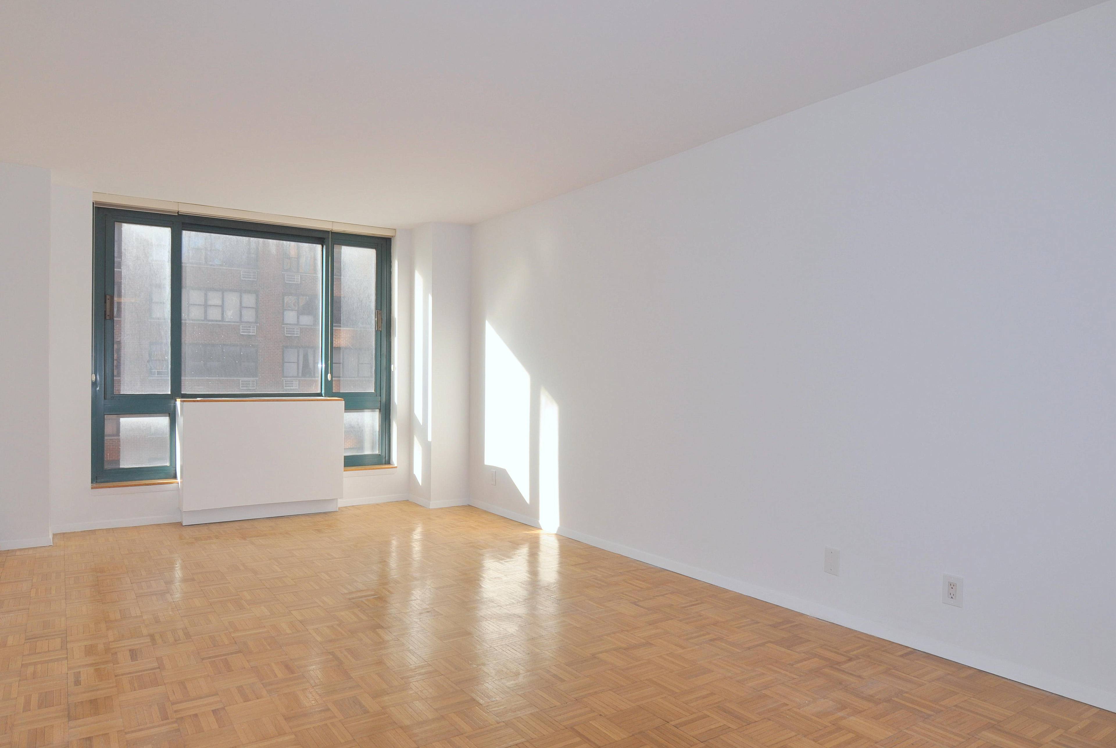 Large 1BD with Sunny Southern Exposure in the heart of Union Square for Rent