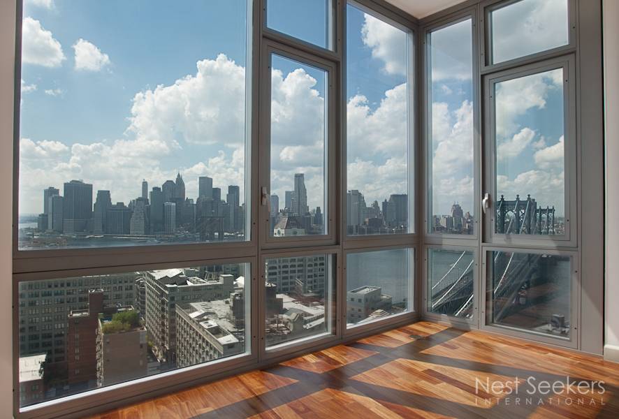 J Condominium  1 Bed Corner Unit 27th Floor Amazing City and River  Views 