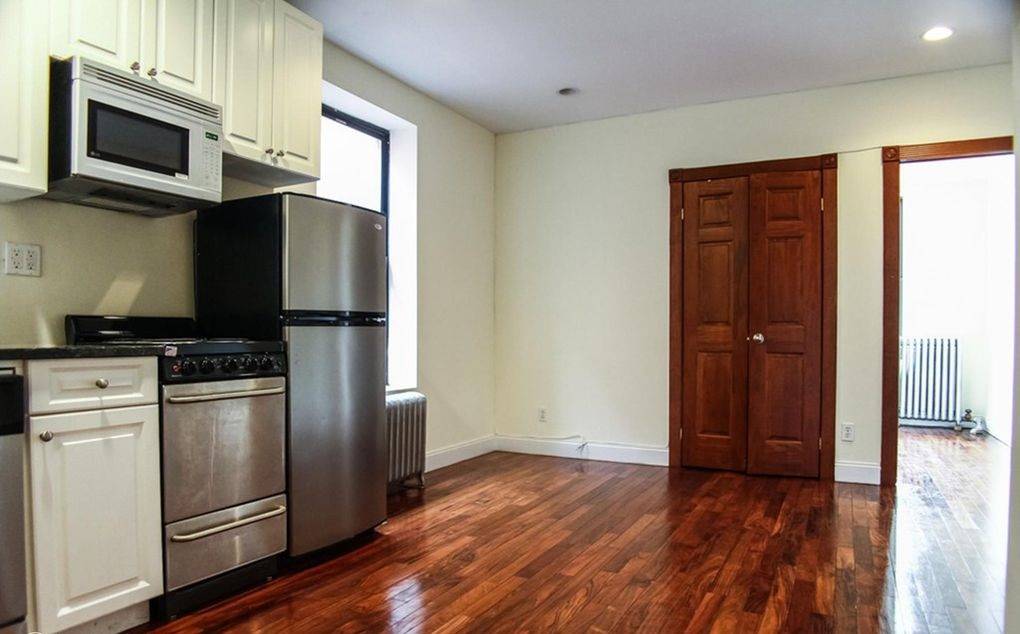 True 2 Bedroom - Recently Renovated - Elevator Building - Union Square - Prime East Village Location